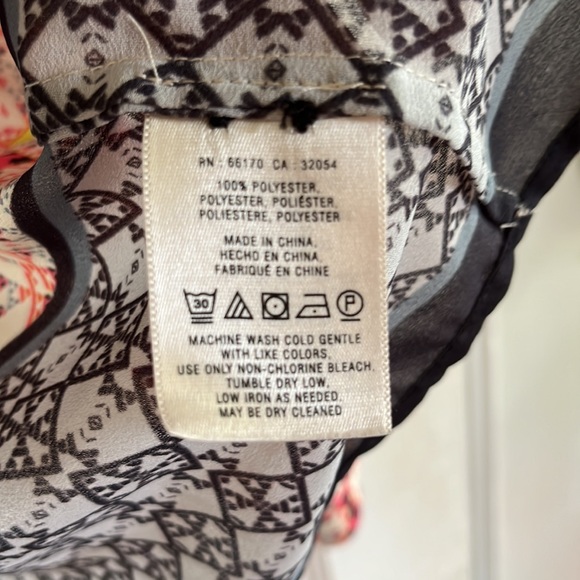 Anthropologie Brand (HD in Paris) Geometric Print Popover L-Sleeve - Picture 7 of 7